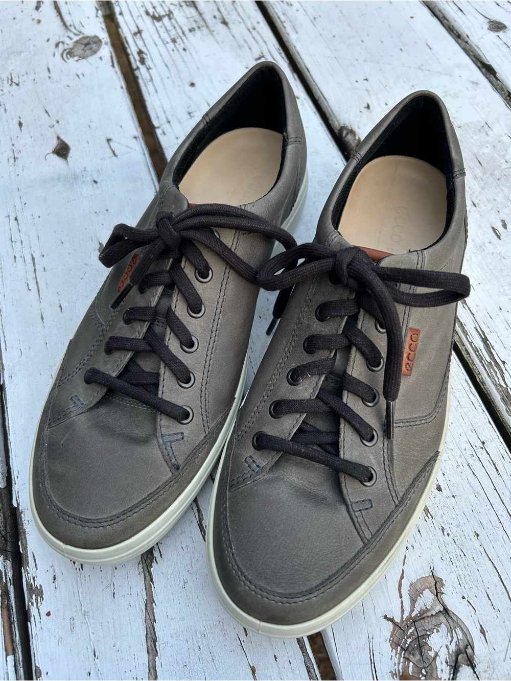 Ecco Men's Low-Top Leather Sneakers in Taupe with Black Laces